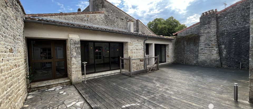 Building in Celles-sur-Belle (79370) of 350 m²