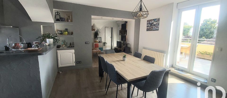 Appartement 4 pièces de 115 m² à Saint-Martin-la-Plaine (42800)