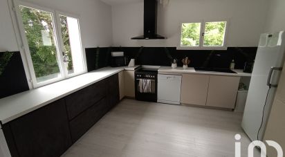 Maison 9 pièces de 227 m² à Geloux (40090)