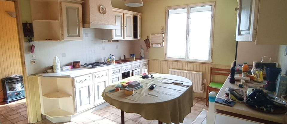 Traditional house 3 rooms of 92 m² in Lampaul-Guimiliau (29400)