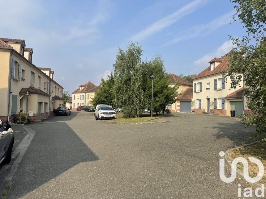 Town house 7 rooms of 128 m² in Chartres (28000)