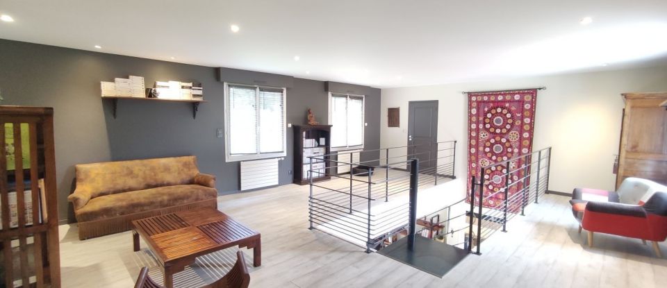 Maison 9 pièces de 274 m² à Verrières (86410)