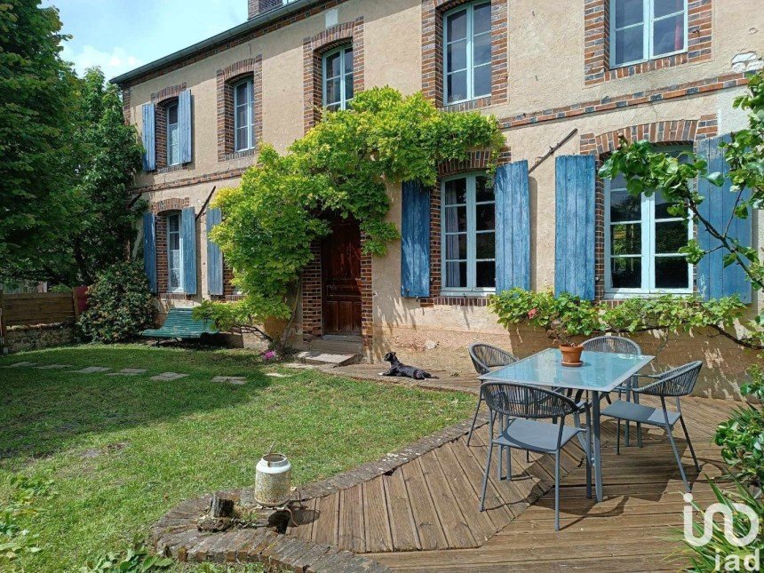 House 5 rooms of 260 m² in Le Val d'Ocre (89110)