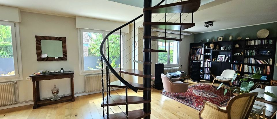 Maison 5 pièces de 128 m² à Saint-Saulve (59880)