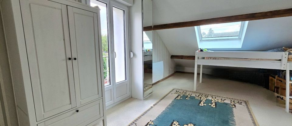 Maison 5 pièces de 128 m² à Saint-Saulve (59880)