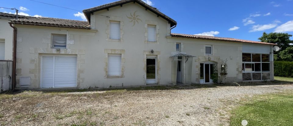 Immeuble de 264 m² à Saint-Germain-de-Lusignan (17500)