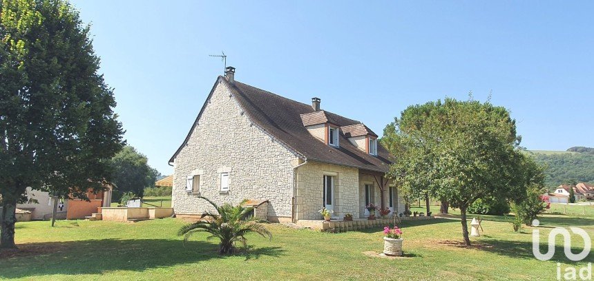 Maison 9 pièces de 145 m² à Pazayac (24120)