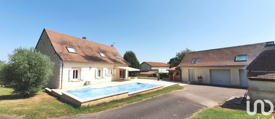 Maison 9 pièces de 145 m² à Pazayac (24120)