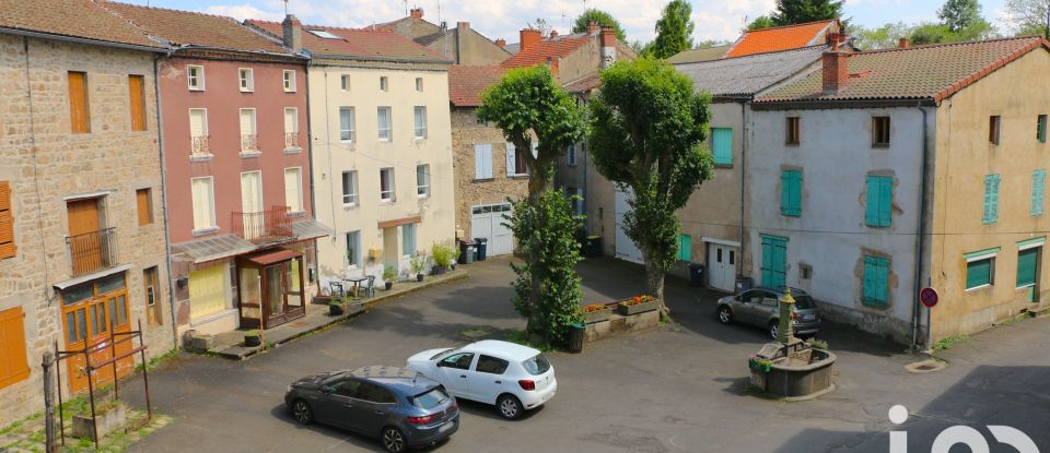 Maison de village 8 pièces de 120 m² à - (63580)