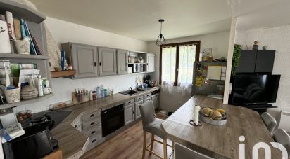 Maison 4 pièces de 84 m² à Latronquière (46210)