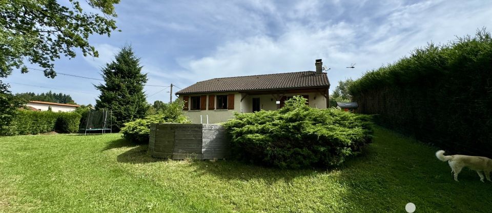 Maison 4 pièces de 84 m² à Latronquière (46210)