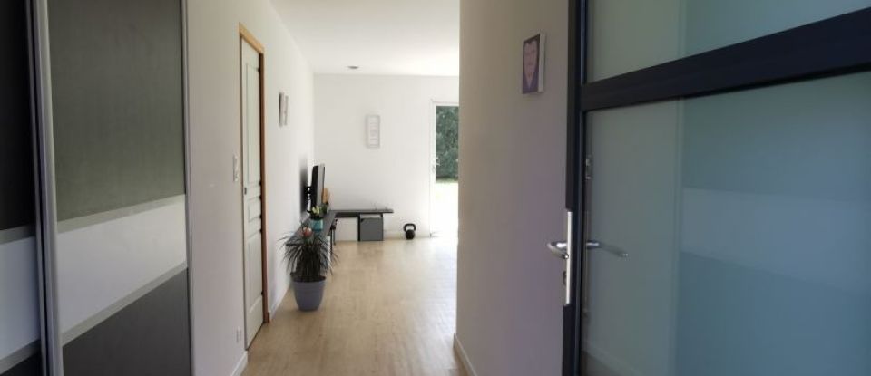 Maison 4 pièces de 141 m² à Plouëc-du-Trieux (22260)