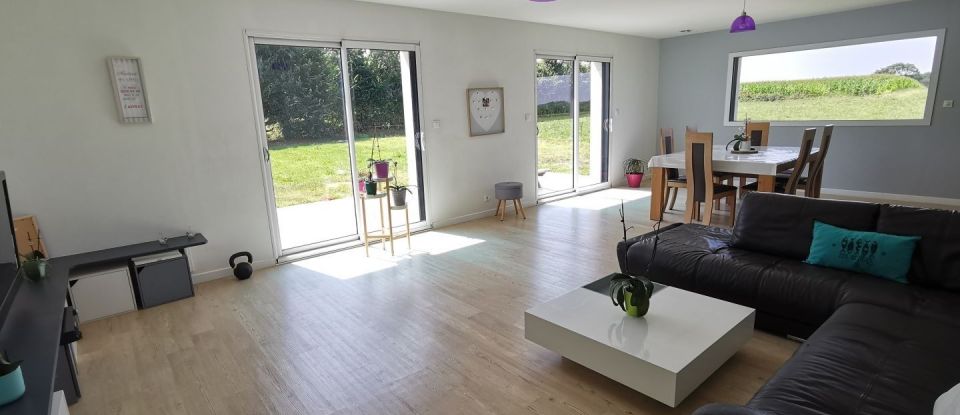 House 4 rooms of 141 m² in Plouëc-du-Trieux (22260)