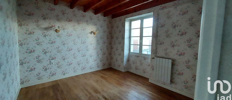 Traditional house 5 rooms of 172 m² in Saint-Médard-d'Aunis (17220)