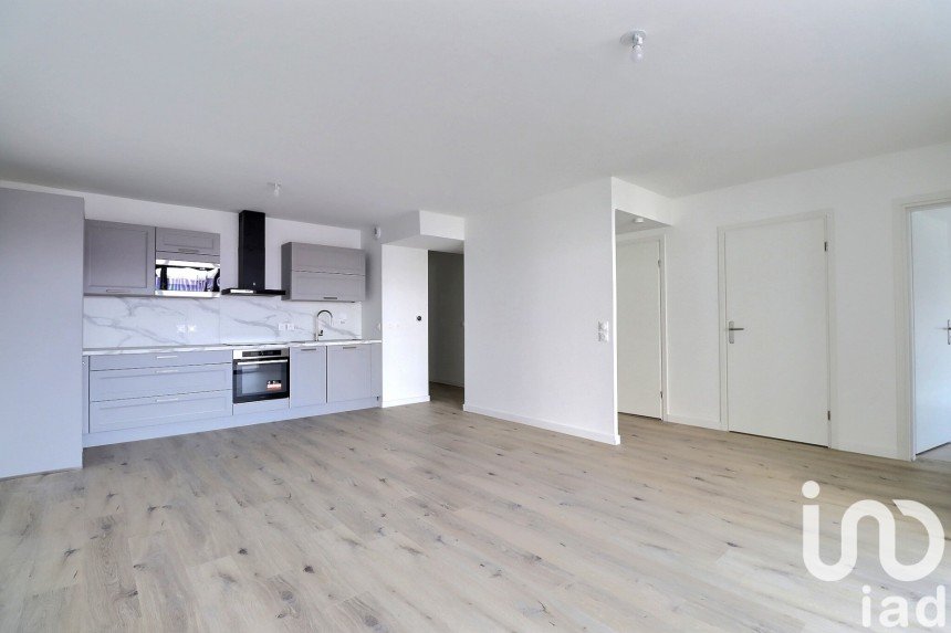 Apartment 4 rooms of 84 m² in Villenave-d'Ornon (33140)