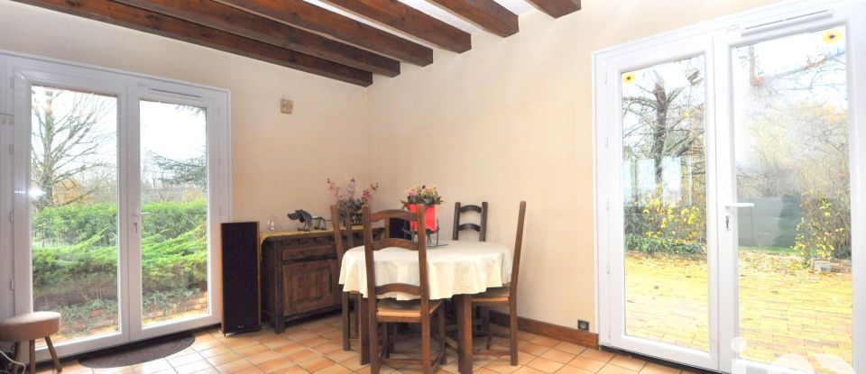 Traditional house 7 rooms of 148 m² in Saint-Maurice-Montcouronne (91530)