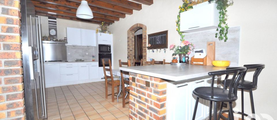 Traditional house 7 rooms of 148 m² in Saint-Maurice-Montcouronne (91530)