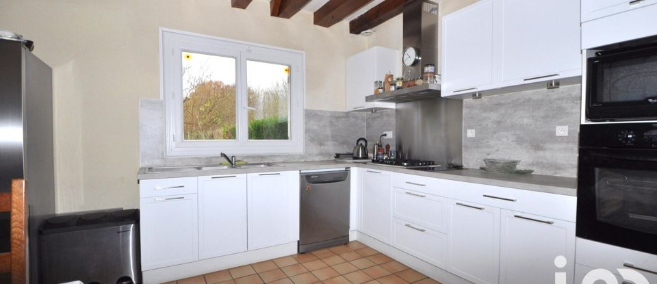 Traditional house 7 rooms of 148 m² in Saint-Maurice-Montcouronne (91530)