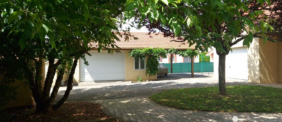 Maison traditionnelle 8 pièces de 185 m² à Marnay (70150)