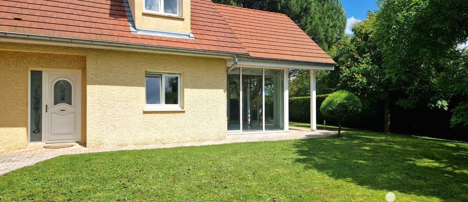 Maison traditionnelle 8 pièces de 185 m² à Marnay (70150)