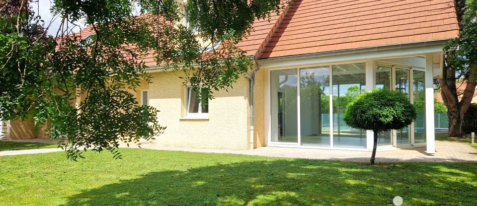 Maison traditionnelle 8 pièces de 185 m² à Marnay (70150)