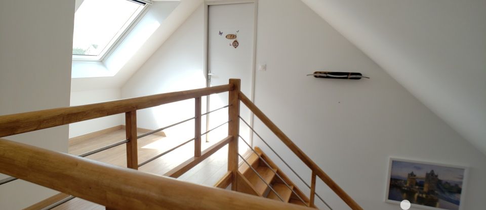 Pavillon 5 pièces de 114 m² à Le Breil-sur-Mérize (72370)