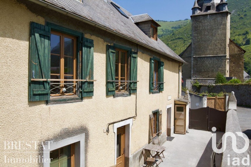 Village house 9 rooms of 188 m² in Bagnères-de-Bigorre (65200)