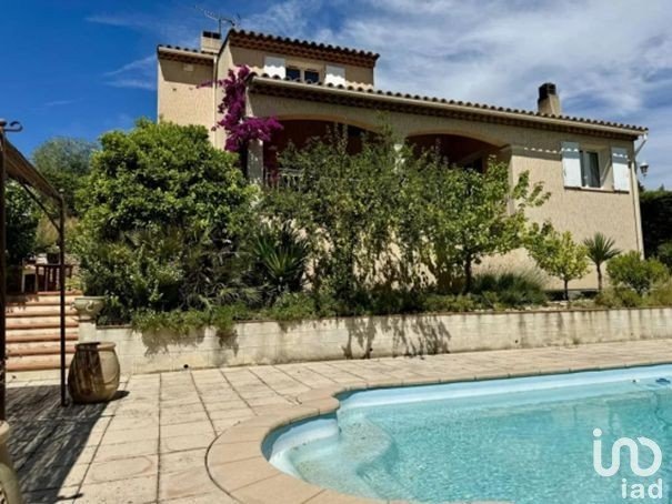 Maison 4 pièces de 132 m² à Le Castellet (83330)