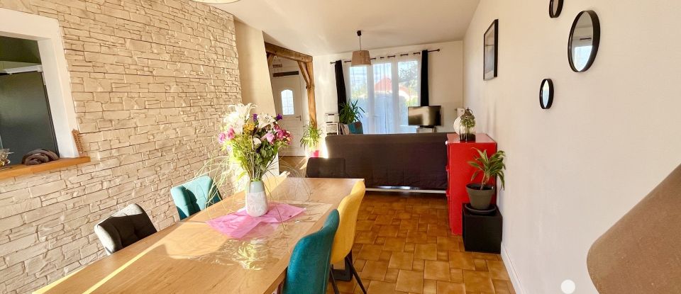 House 4 rooms of 72 m² in Le Pont-Chrétien-Chabenet (36800)