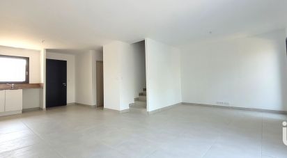 Maison 4 pièces de 88 m² à Piolenc (84420)