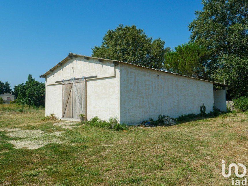 Agricultural land of 5,872 m² in Le Thor (84250)