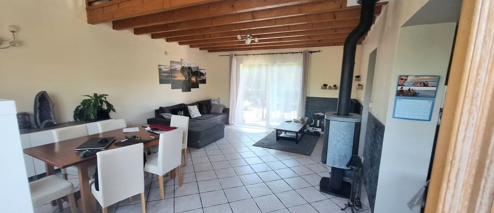 House 7 rooms of 142 m² in Saint-Jean-d'Avelanne (38480)