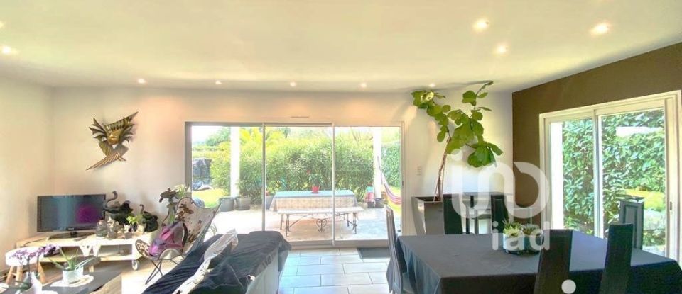 House 4 rooms of 101 m² in Saint-Palais-sur-Mer (17420)