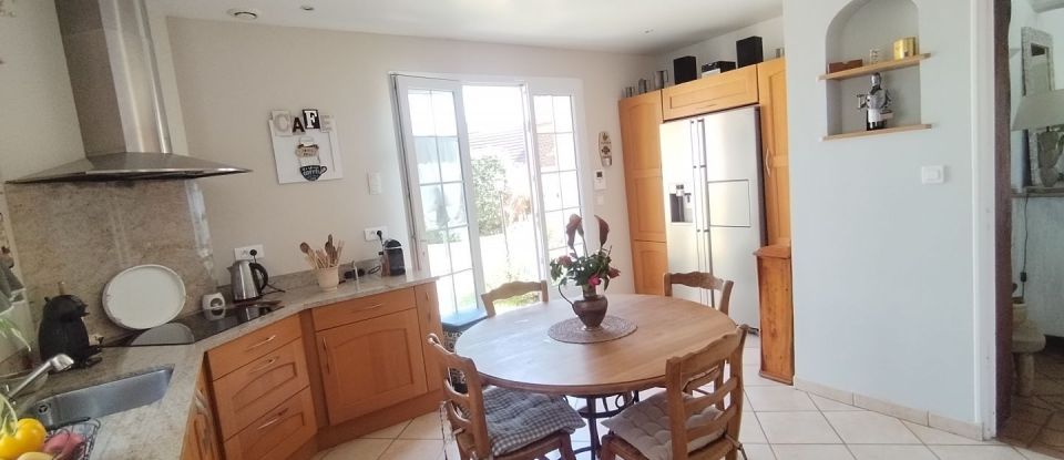 Maison 7 pièces de 195 m² à Attichy (60350)