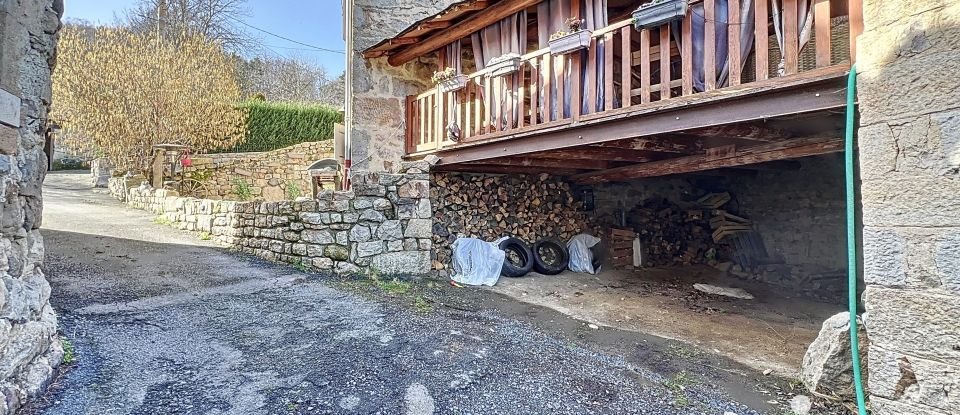 Longère 5 pièces de 175 m² à Saint-Étienne-Lardeyrol (43260)