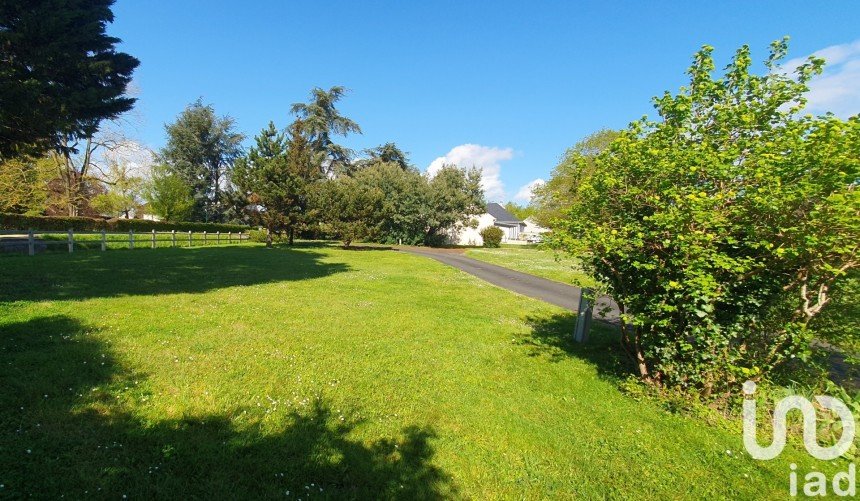 Land of 625 m² in Briollay (49125)