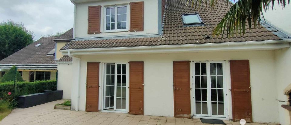 Traditional house 5 rooms of 110 m² in Seclin (59113)