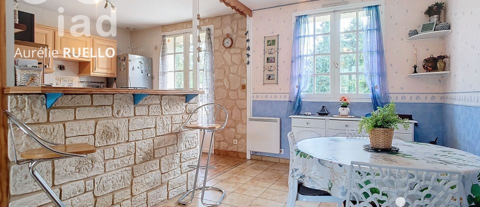 House 3 rooms of 73 m² in Savigné-sur-Lathan (37340)