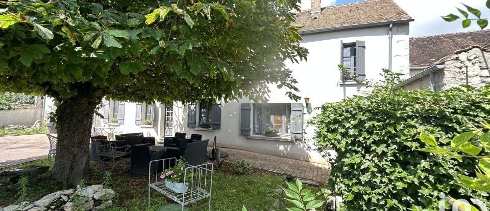 Maison 7 pièces de 201 m² à Château-Landon (77570)