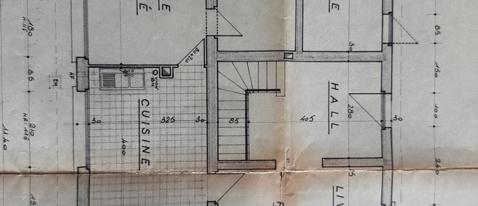 Maison traditionnelle 6 pièces de 120 m² à Villebernier (49400)