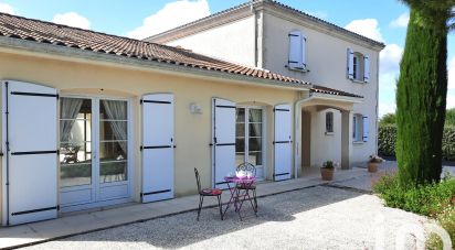 House 7 rooms of 190 m² in Chassors (16200)