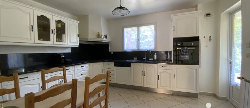 Maison 8 pièces de 144 m² à Montmagny (95360)