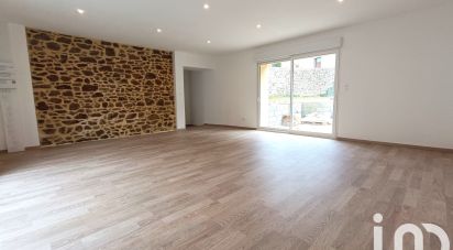 House 5 rooms of 133 m² in Le Bourgneuf-la-Forêt (53410)