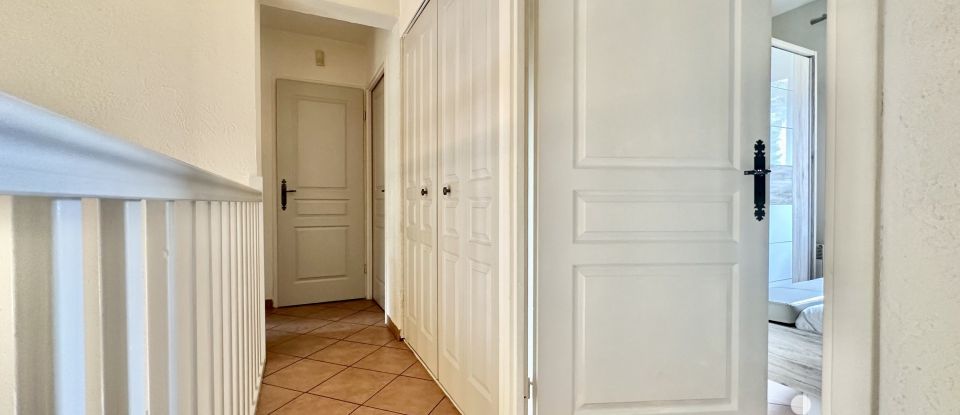 House 4 rooms of 86 m² in Aix-en-Provence (13090)