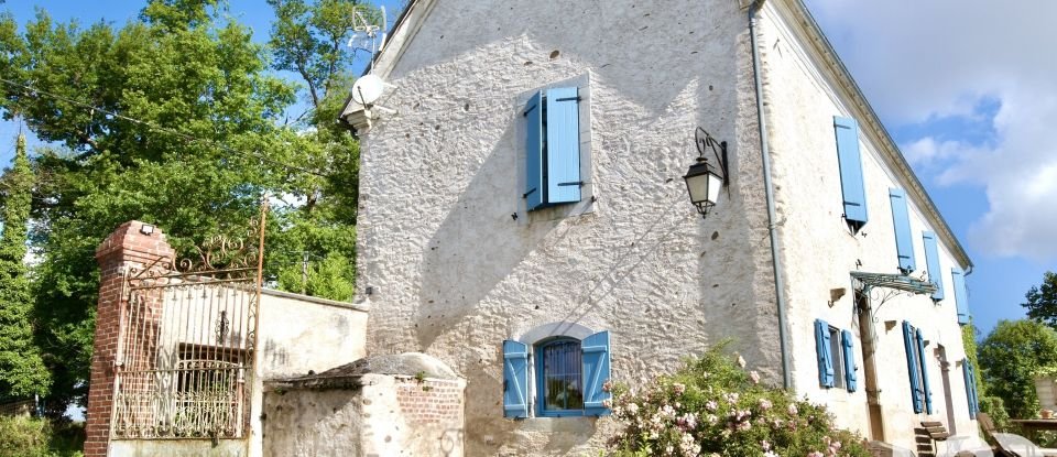 Country house 7 rooms of 244 m² in Gardères (65320)