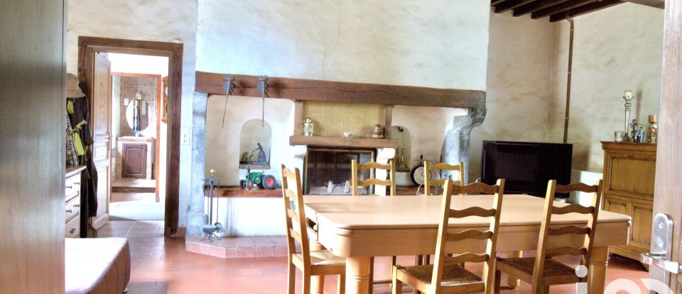 Country house 7 rooms of 244 m² in Gardères (65320)