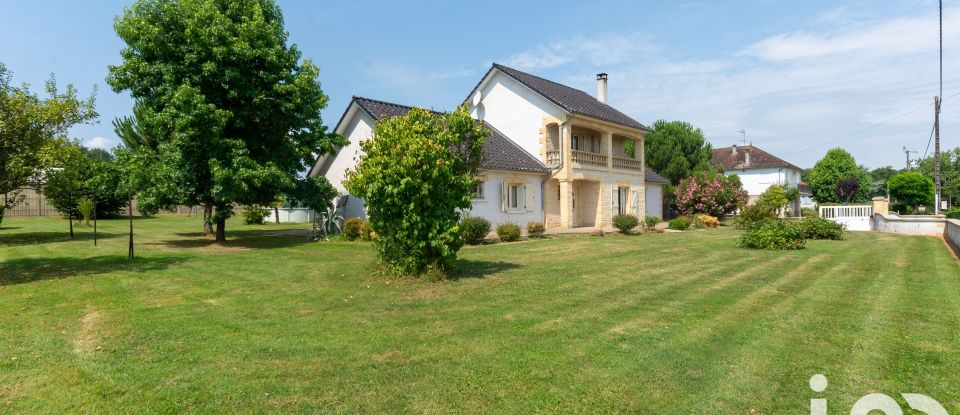 House 6 rooms of 140 m² in Varetz (19240)