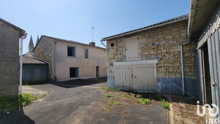 Maison 5 pièces de 111 m² à Montreuil-Bellay (49260)