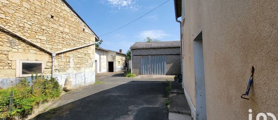 Maison 5 pièces de 111 m² à Montreuil-Bellay (49260)