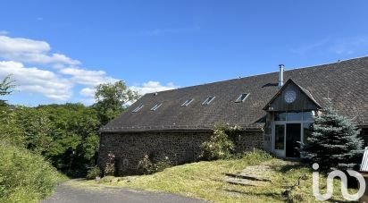 Lodge 18 rooms of 613 m² in La Tour-d'Auvergne (63680)